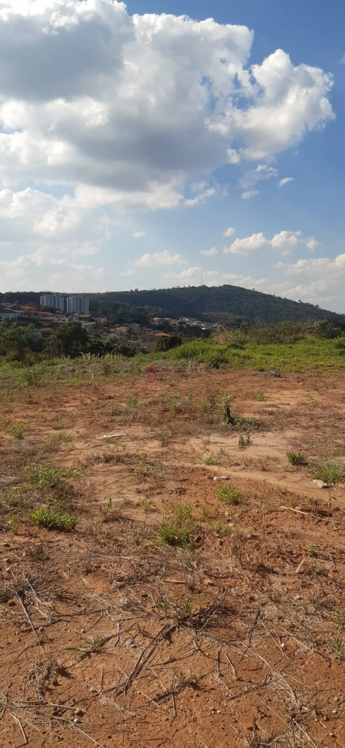 TERRENO DECLIVE  À VENDA ESQUINA, LOCALIZADO NO JARDIM JAPÃO, NA CIDADE DE ITUPEVA SP.