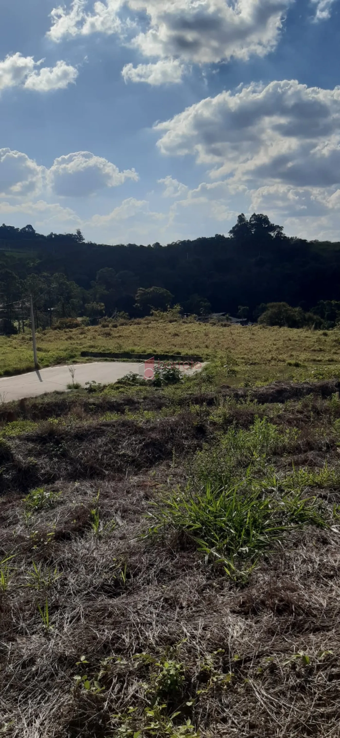 TERRENO DECLIVE  À VENDA ESQUINA, LOCALIZADO NO JARDIM JAPÃO, NA CIDADE DE ITUPEVA SP.