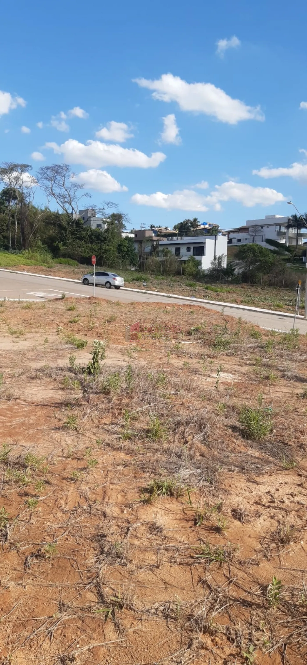 TERRENO DECLIVE  À VENDA ESQUINA, LOCALIZADO NO JARDIM JAPÃO, NA CIDADE DE ITUPEVA SP.