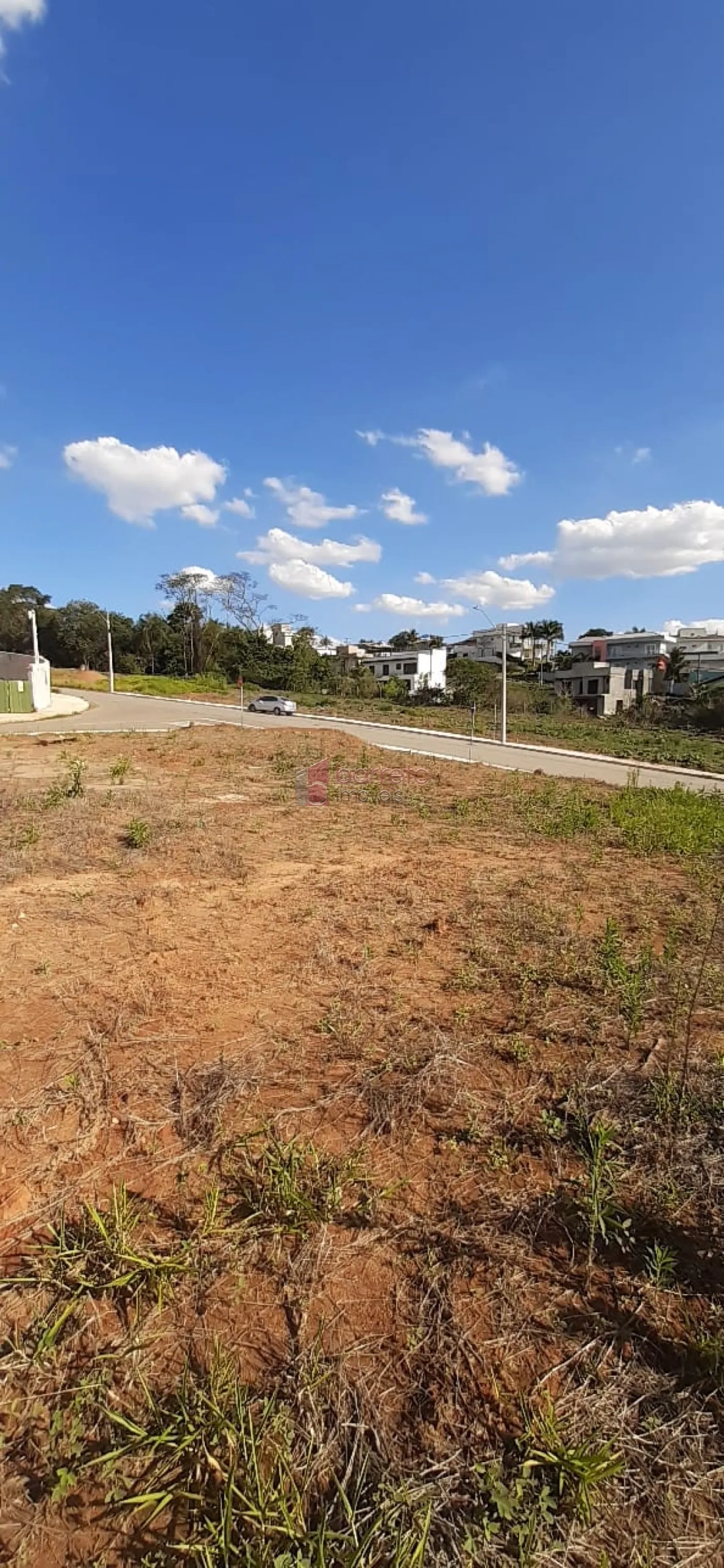 TERRENO DECLIVE  À VENDA ESQUINA, LOCALIZADO NO JARDIM JAPÃO, NA CIDADE DE ITUPEVA SP.