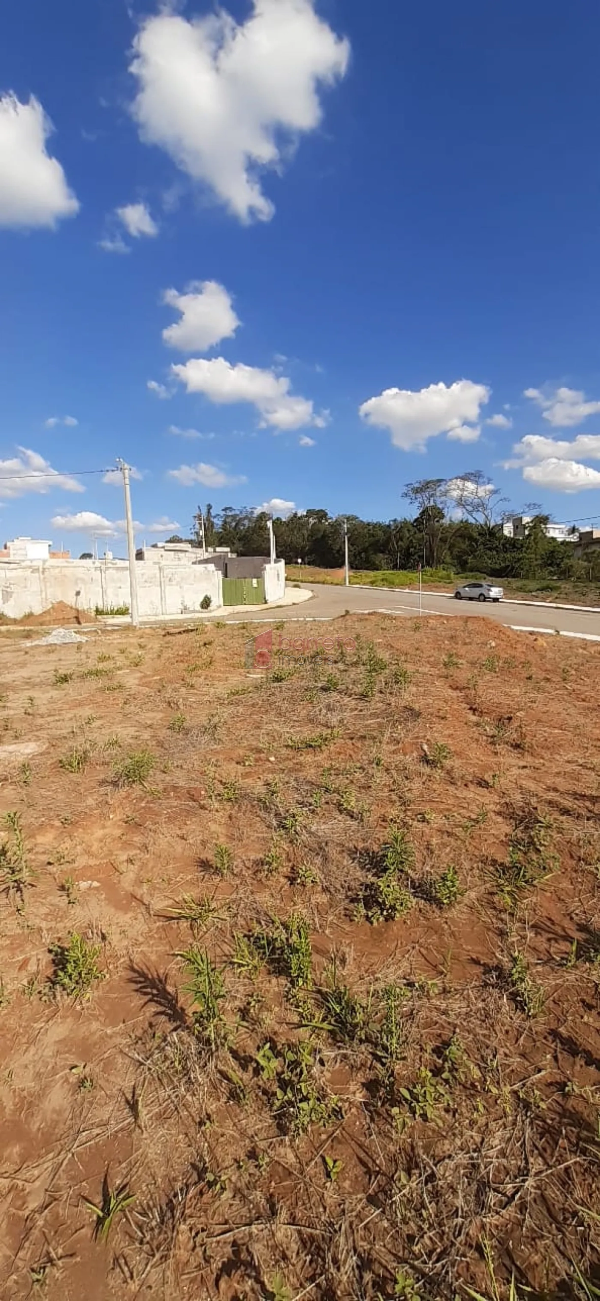 TERRENO DECLIVE  À VENDA ESQUINA, LOCALIZADO NO JARDIM JAPÃO, NA CIDADE DE ITUPEVA SP.