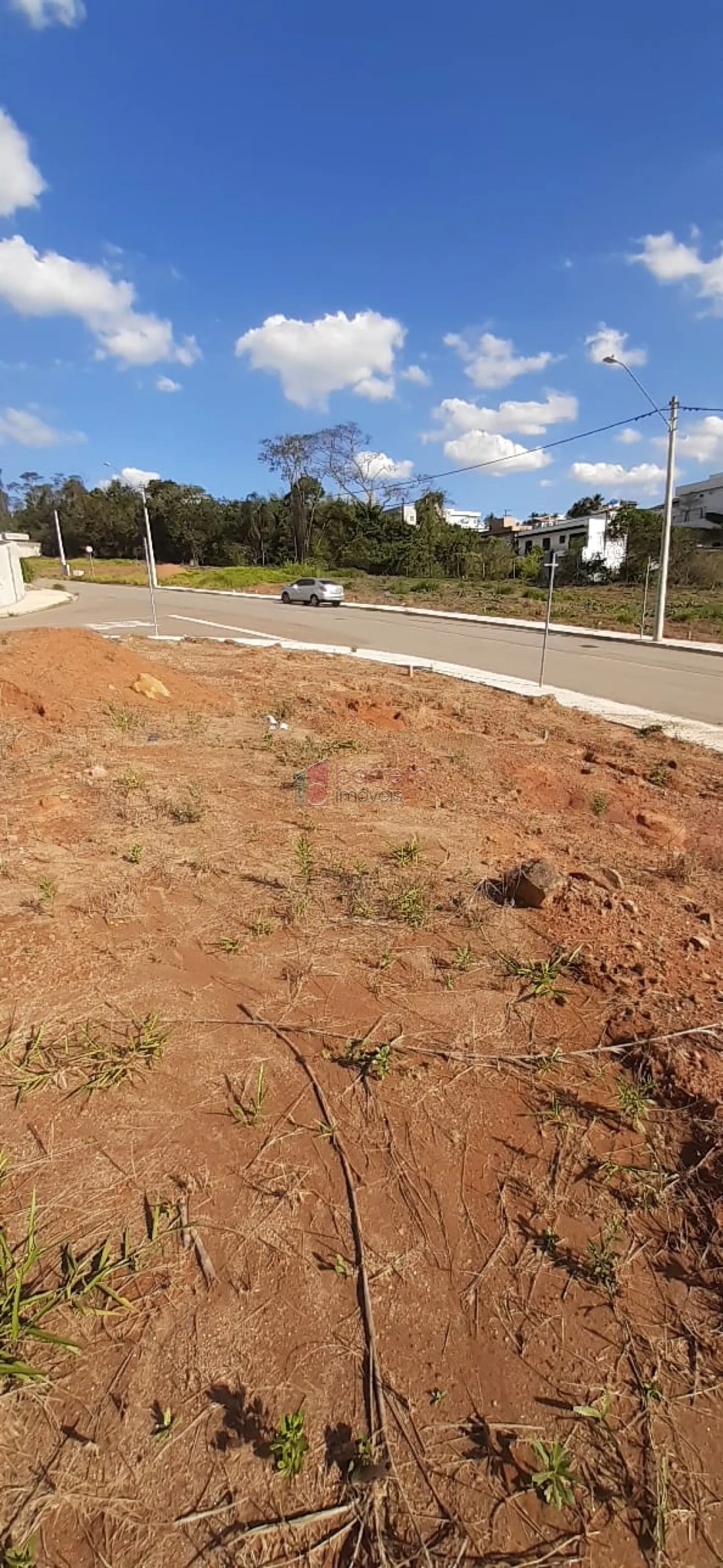 TERRENO DECLIVE  À VENDA ESQUINA, LOCALIZADO NO JARDIM JAPÃO, NA CIDADE DE ITUPEVA SP.
