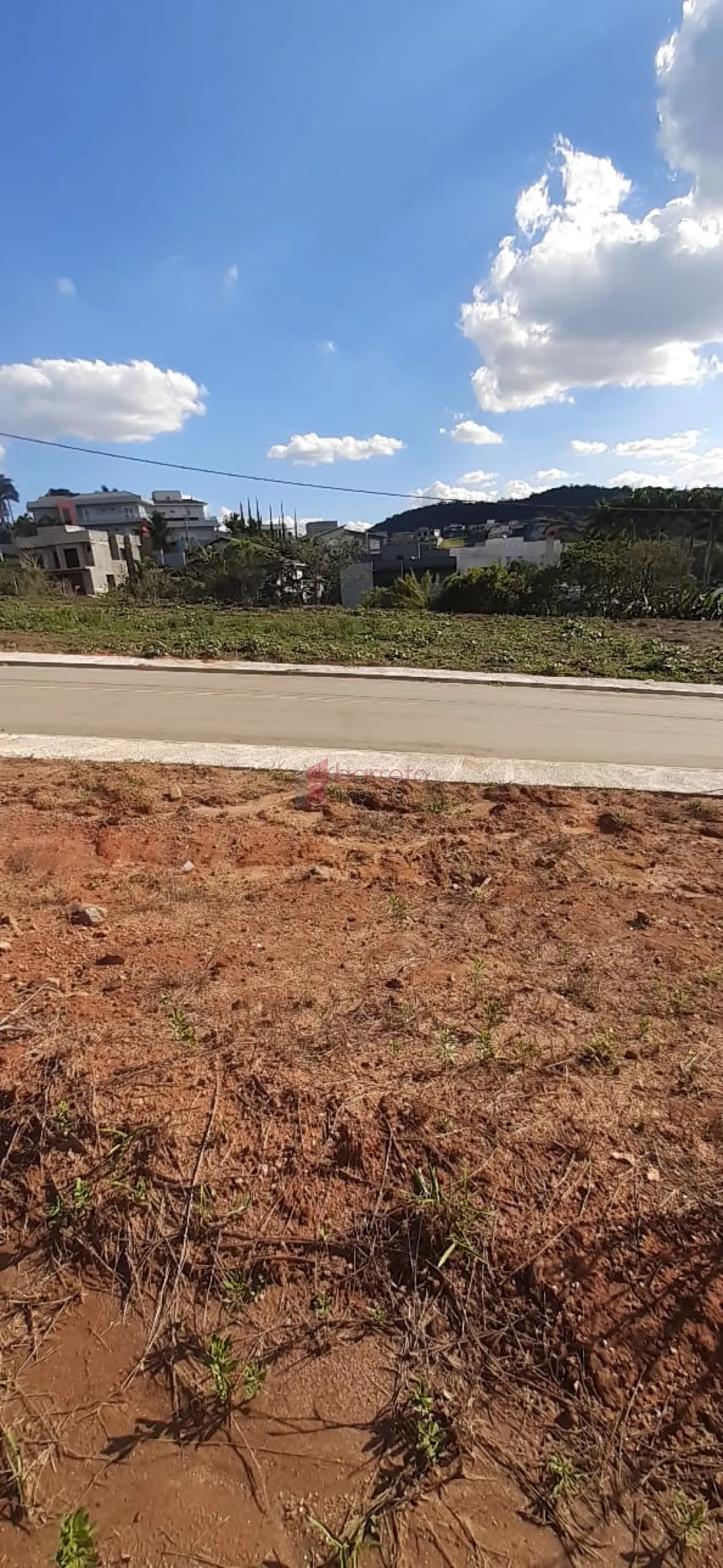 TERRENO DECLIVE  À VENDA ESQUINA, LOCALIZADO NO JARDIM JAPÃO, NA CIDADE DE ITUPEVA SP.