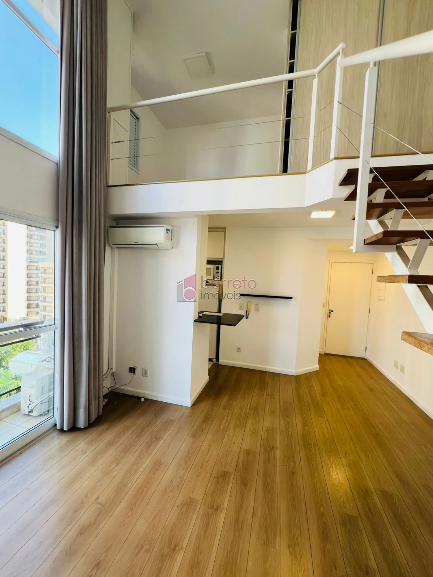 FLAT DUPLEX SEMI MOBILIADO PARA LOCAÇÃO NO EDIFÍCIO VIVERE DUPLEX – JUNDIAÍ/SP