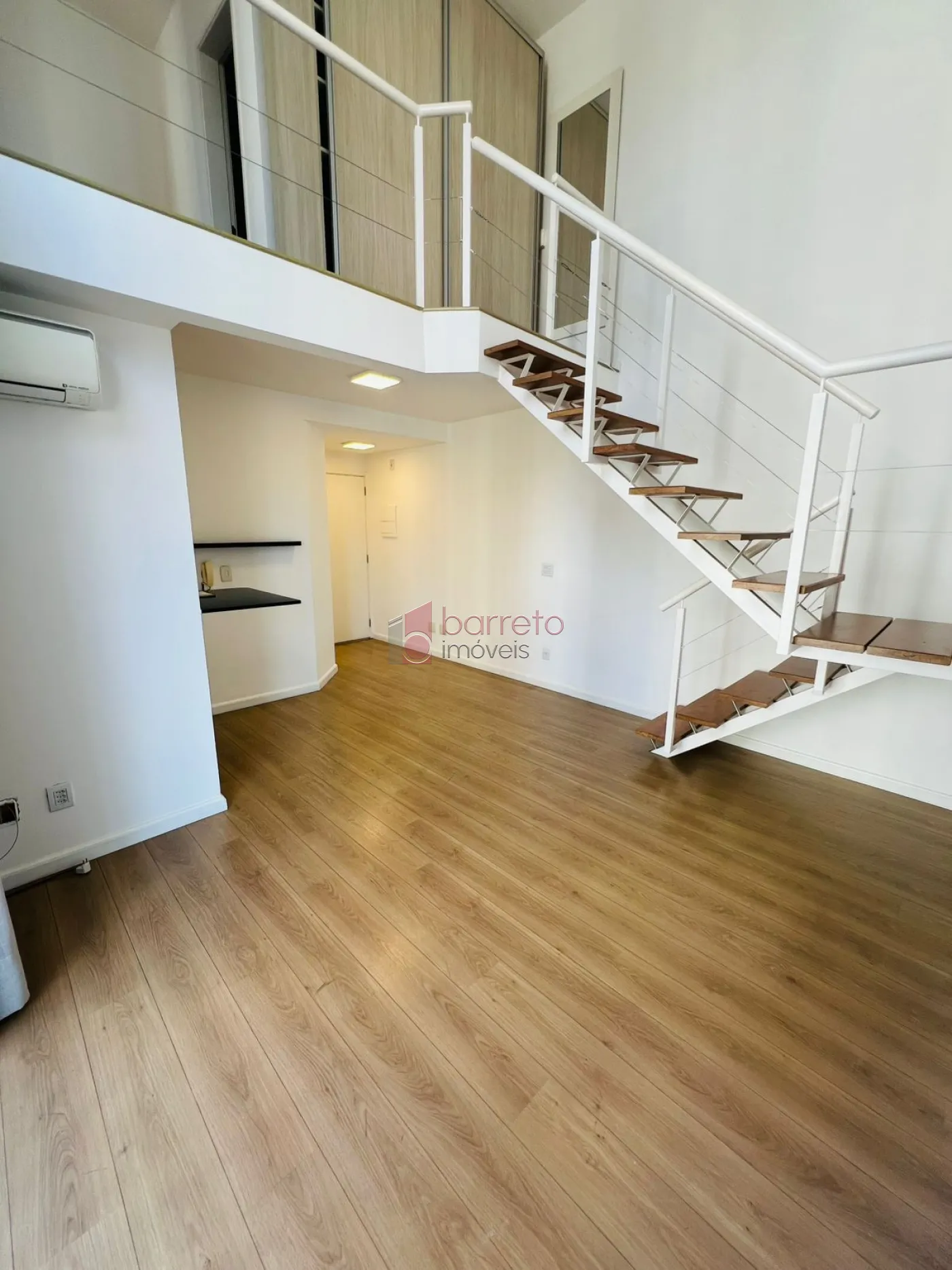 FLAT DUPLEX SEMI MOBILIADO PARA LOCAÇÃO NO EDIFÍCIO VIVERE DUPLEX – JUNDIAÍ/SP