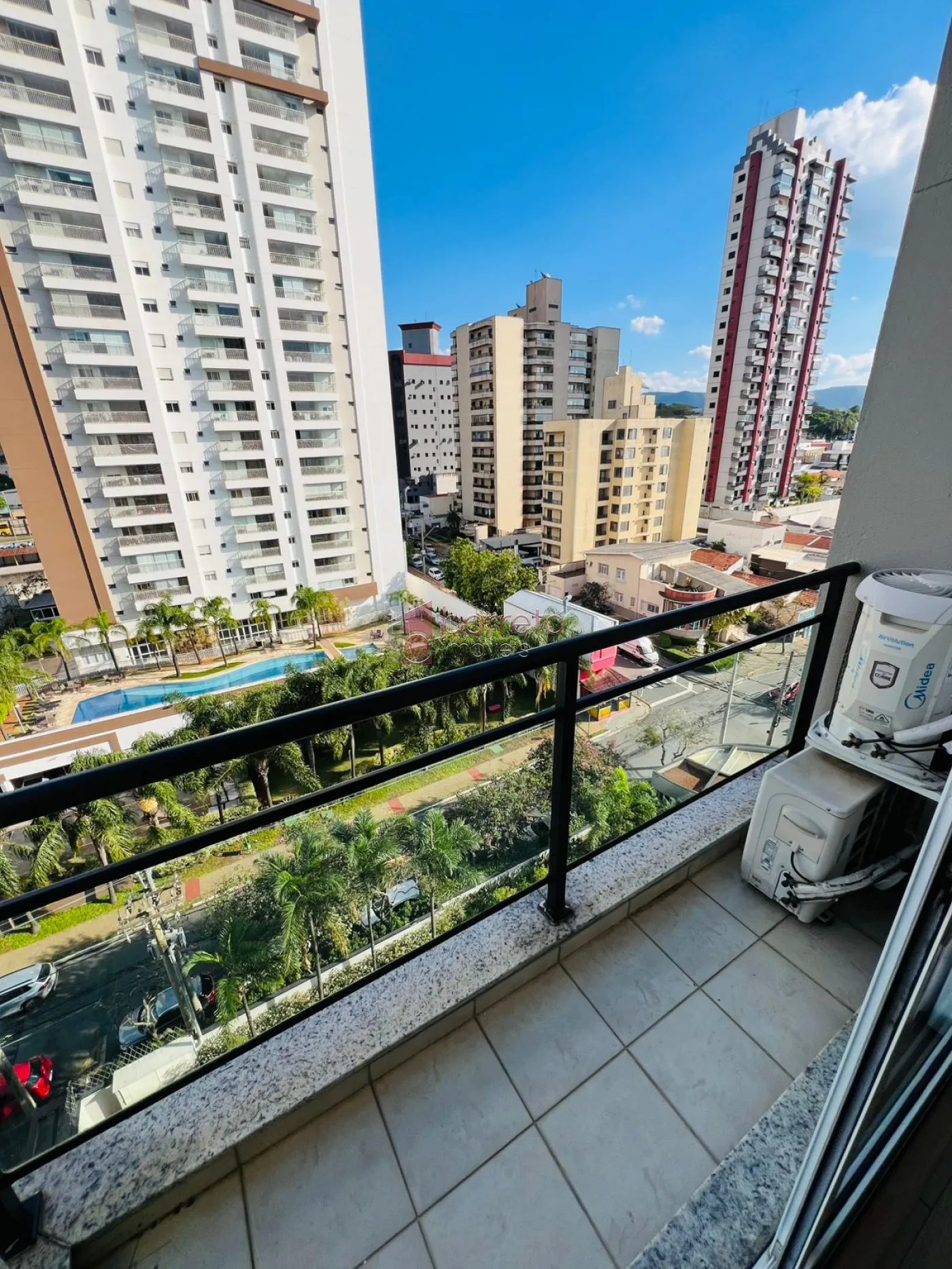 FLAT DUPLEX SEMI MOBILIADO PARA LOCAÇÃO NO EDIFÍCIO VIVERE DUPLEX – JUNDIAÍ/SP