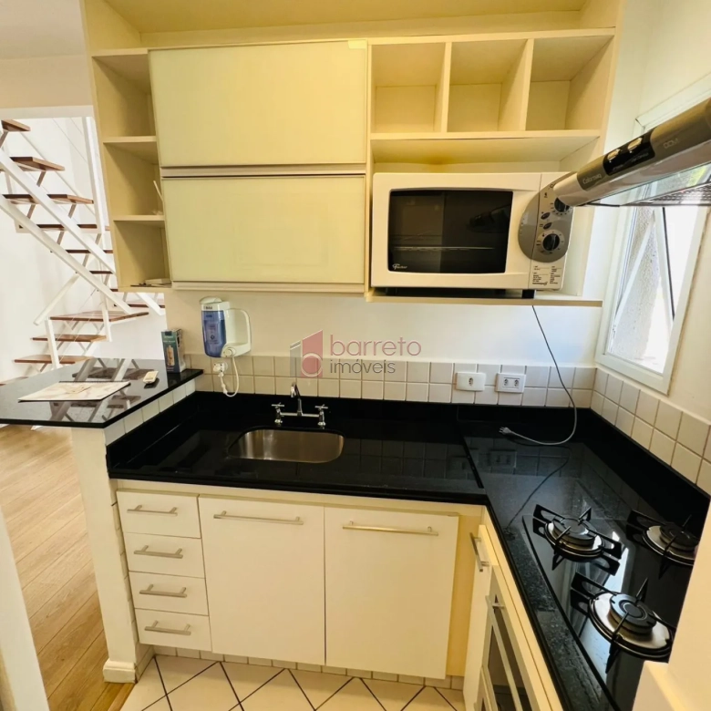 FLAT DUPLEX SEMI MOBILIADO PARA LOCAÇÃO NO EDIFÍCIO VIVERE DUPLEX – JUNDIAÍ/SP