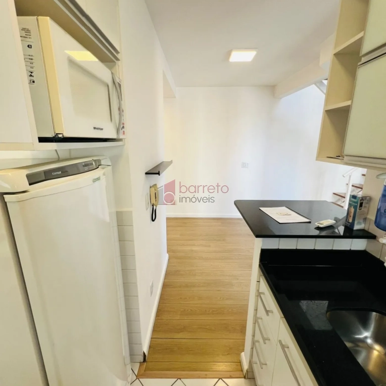 FLAT DUPLEX SEMI MOBILIADO PARA LOCAÇÃO NO EDIFÍCIO VIVERE DUPLEX – JUNDIAÍ/SP
