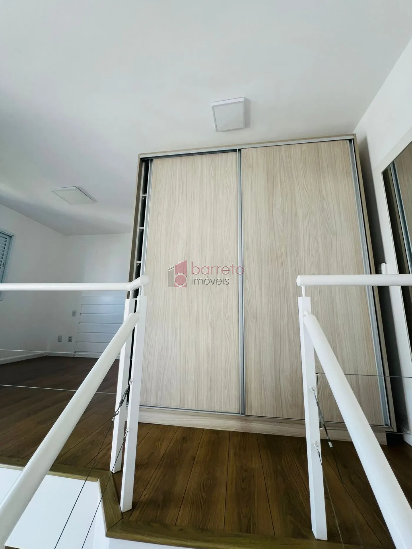 FLAT DUPLEX SEMI MOBILIADO PARA LOCAÇÃO NO EDIFÍCIO VIVERE DUPLEX – JUNDIAÍ/SP
