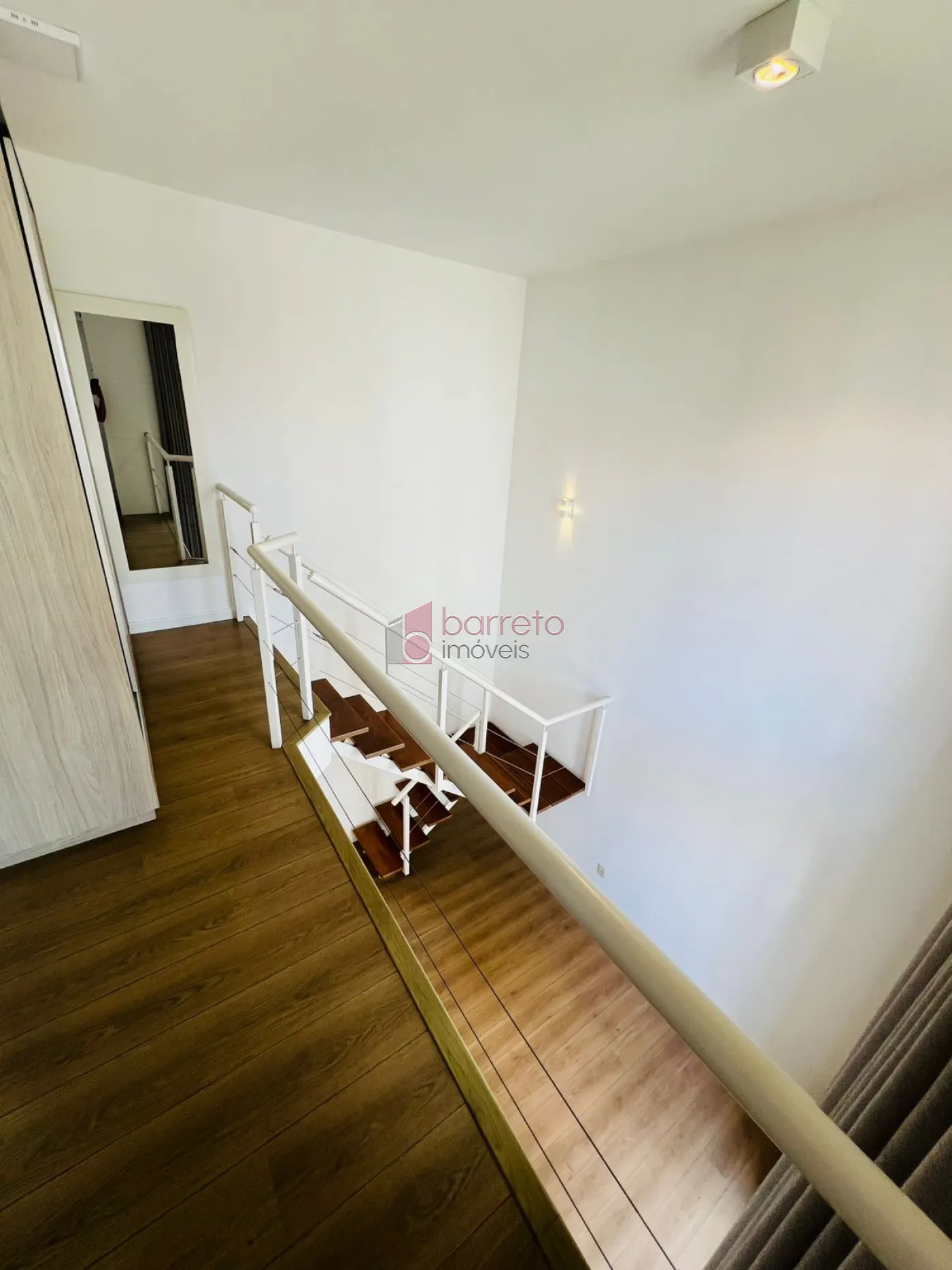 FLAT DUPLEX SEMI MOBILIADO PARA LOCAÇÃO NO EDIFÍCIO VIVERE DUPLEX – JUNDIAÍ/SP