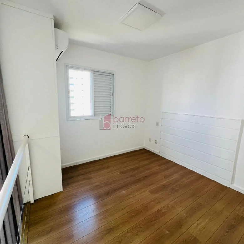 FLAT DUPLEX SEMI MOBILIADO PARA LOCAÇÃO NO EDIFÍCIO VIVERE DUPLEX – JUNDIAÍ/SP