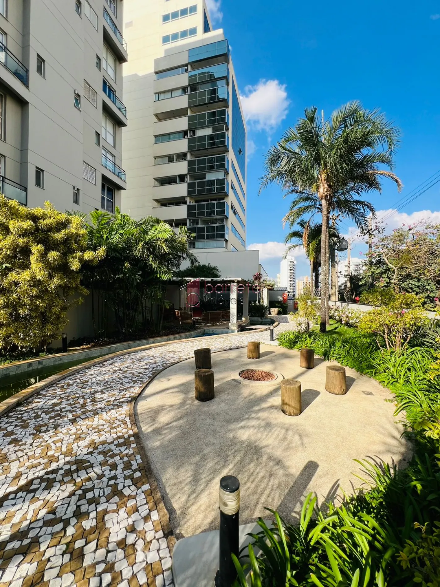 FLAT DUPLEX SEMI MOBILIADO PARA LOCAÇÃO NO EDIFÍCIO VIVERE DUPLEX – JUNDIAÍ/SP