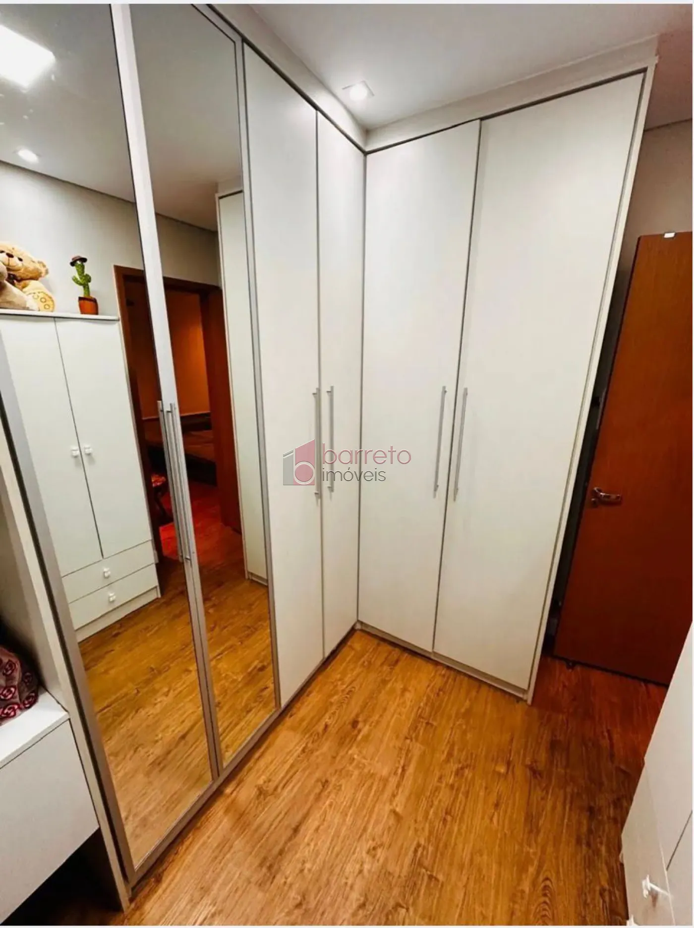 APARTAMENTO À VENDA NO CONDOMÍNIO DOCE LAR BELLA COLÔNIA EM JUNDIAÍ/SP