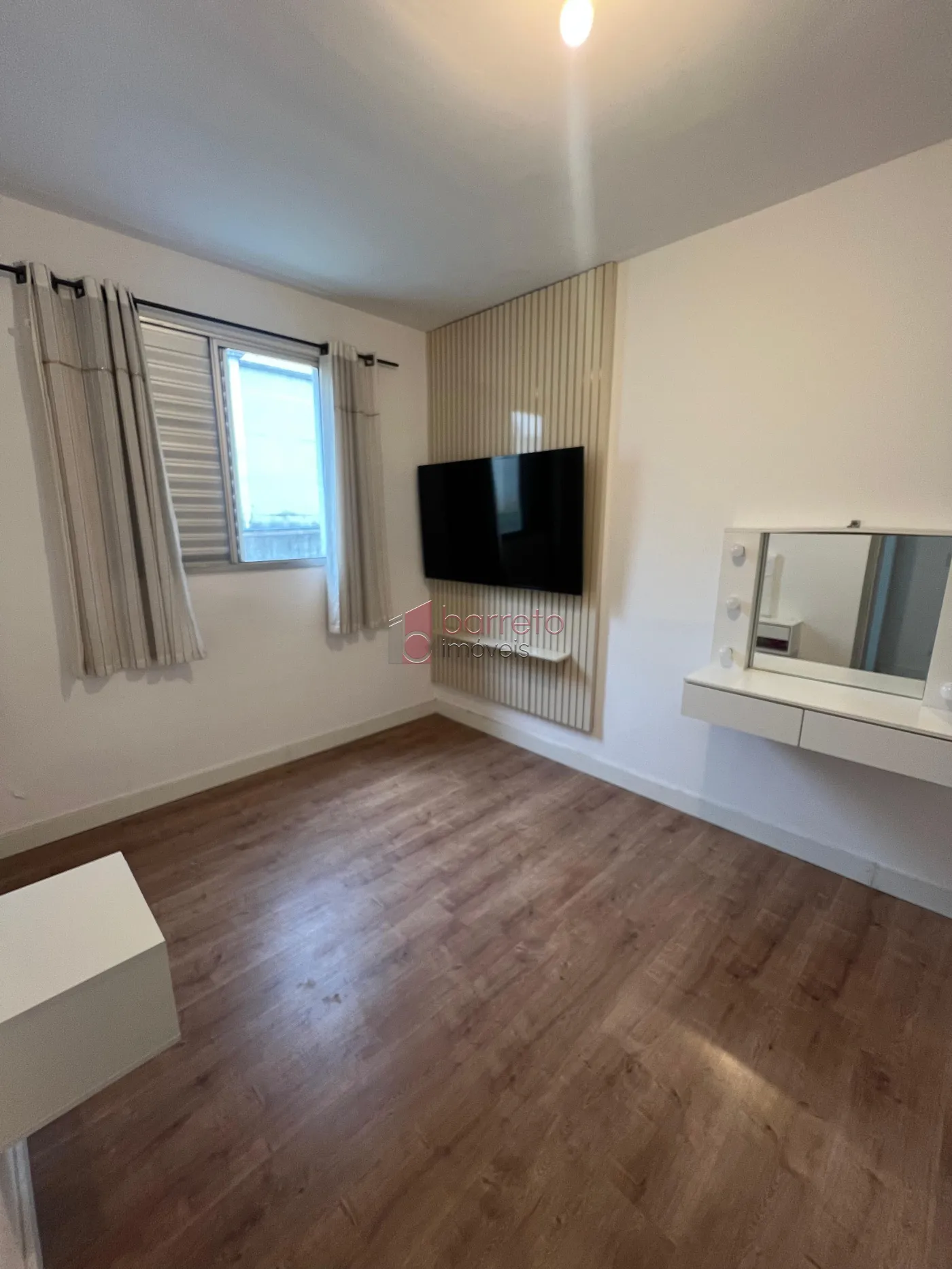 APARTAMENTO SEMIMOBILIADO À VENDA NO CONDOMÍNIO RESERVA DO JAPI JATAÍ – JUNDIAÍ/SP