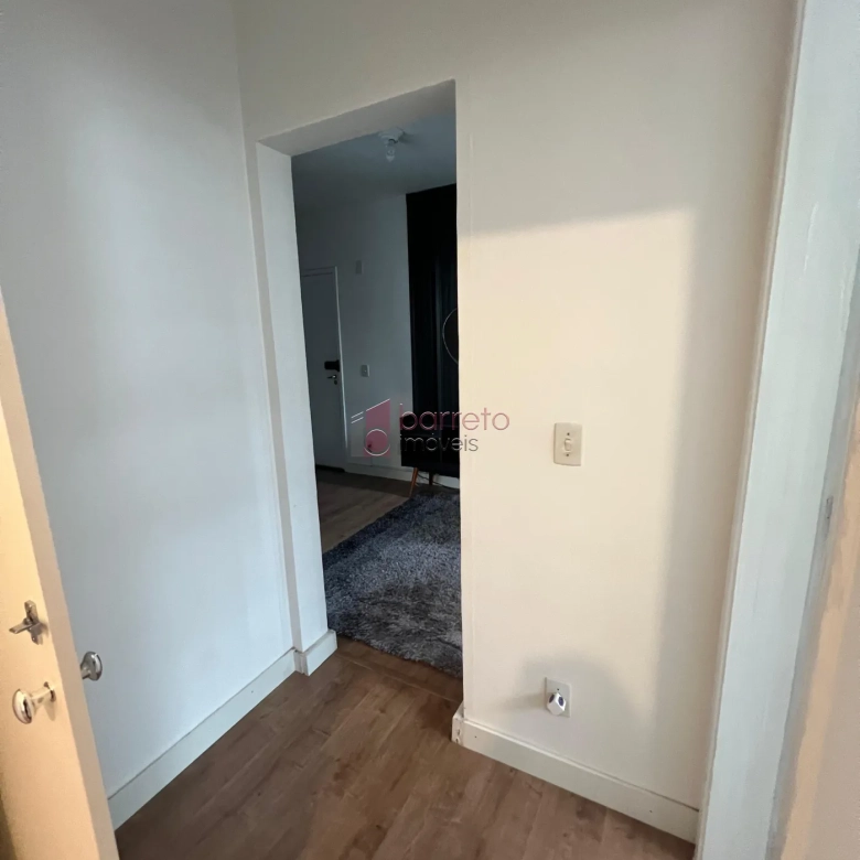 APARTAMENTO SEMIMOBILIADO À VENDA NO CONDOMÍNIO RESERVA DO JAPI JATAÍ – JUNDIAÍ/SP