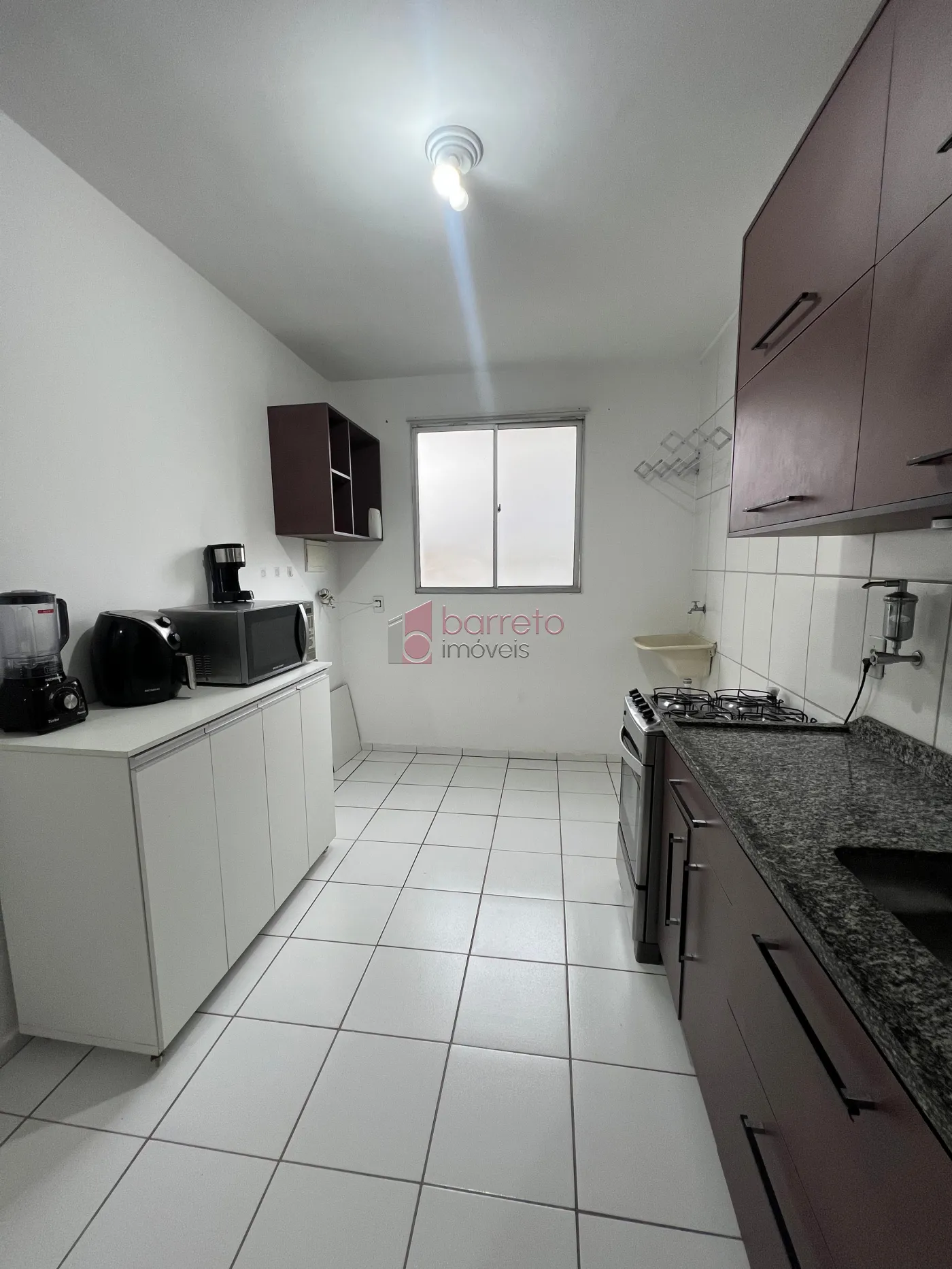 APARTAMENTO SEMIMOBILIADO À VENDA NO CONDOMÍNIO RESERVA DO JAPI JATAÍ – JUNDIAÍ/SP