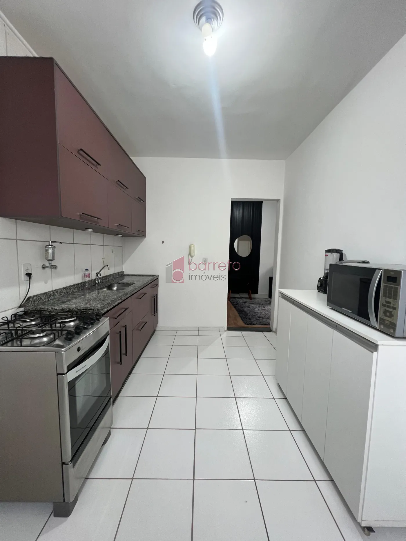 APARTAMENTO SEMIMOBILIADO À VENDA NO CONDOMÍNIO RESERVA DO JAPI JATAÍ – JUNDIAÍ/SP