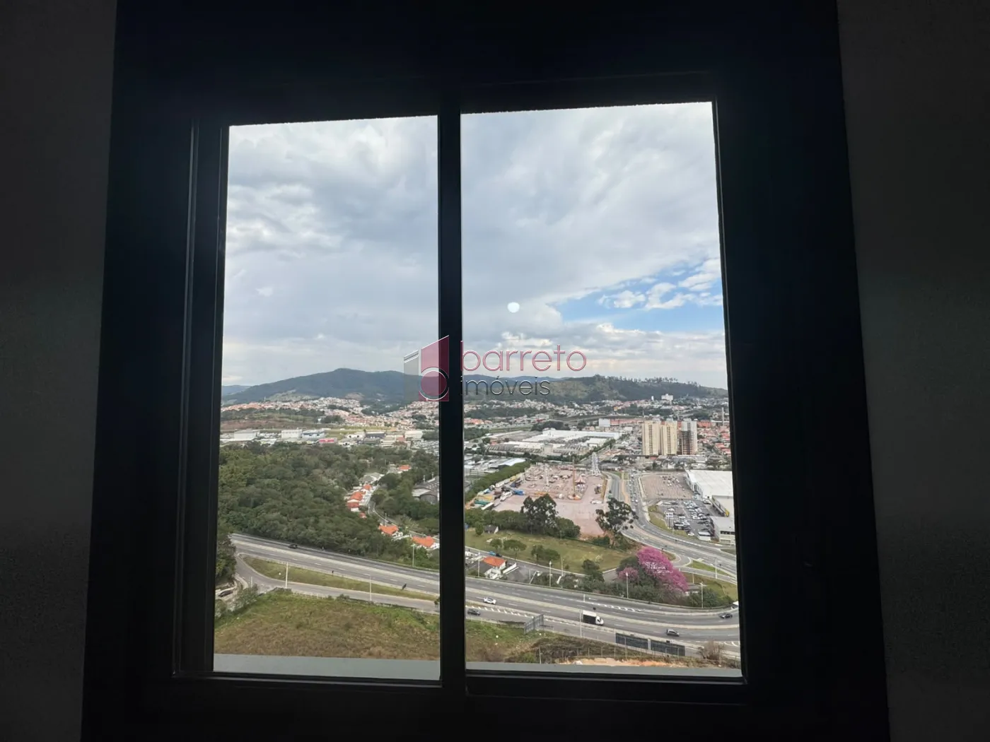 APARTAMENTO À VENDA NO CONDOMÍNIO ALTOS DA AVENIDA EM JUNDIAÍ/SP