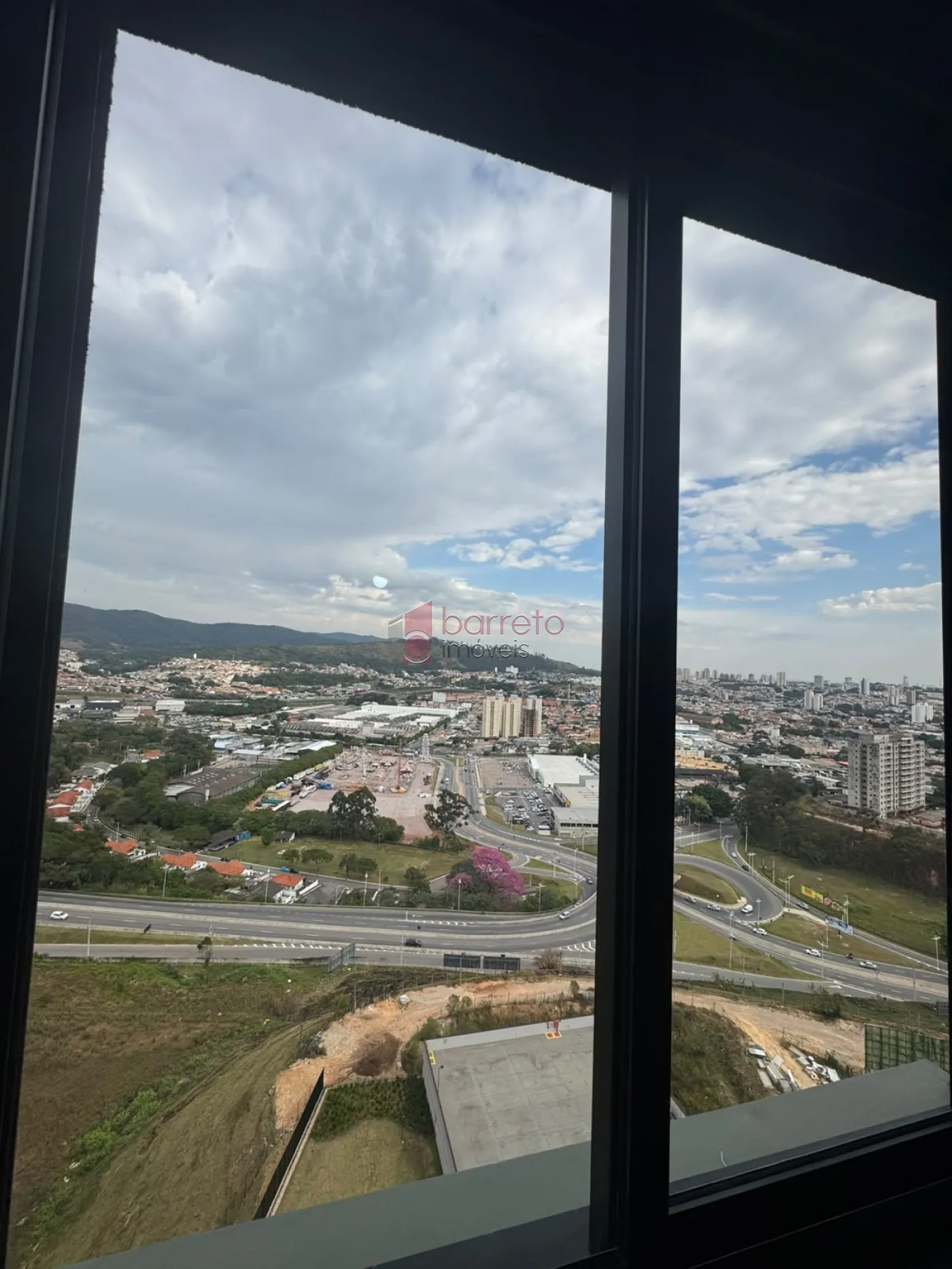 APARTAMENTO À VENDA NO CONDOMÍNIO ALTOS DA AVENIDA EM JUNDIAÍ/SP