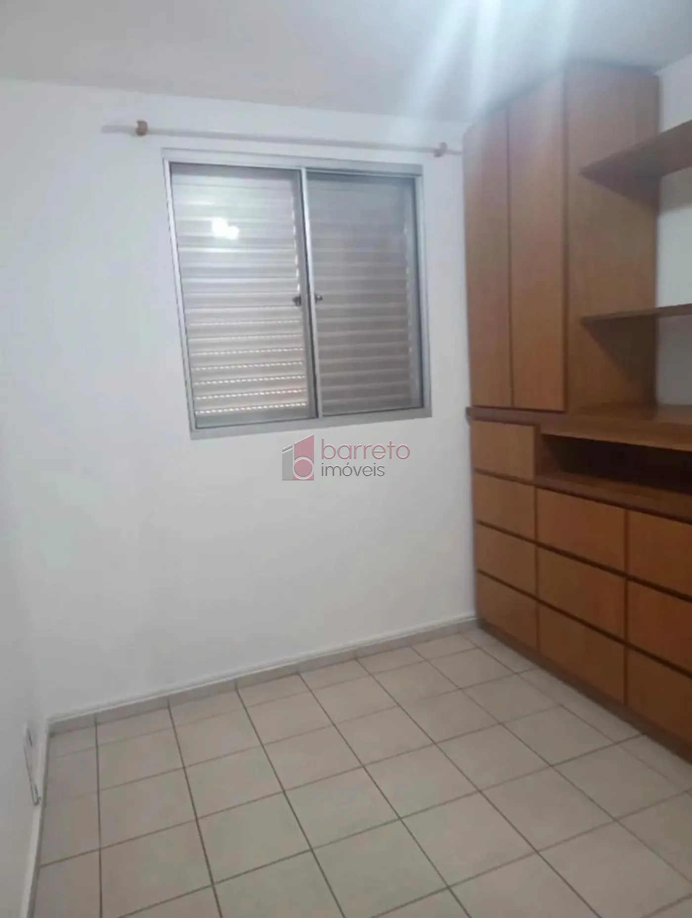 APARTAMENTO SEMI MOBILIADO PARA LOCAÇÃO NO RESIDENCIAL JÚNIA – JUNDIAÍ/SP