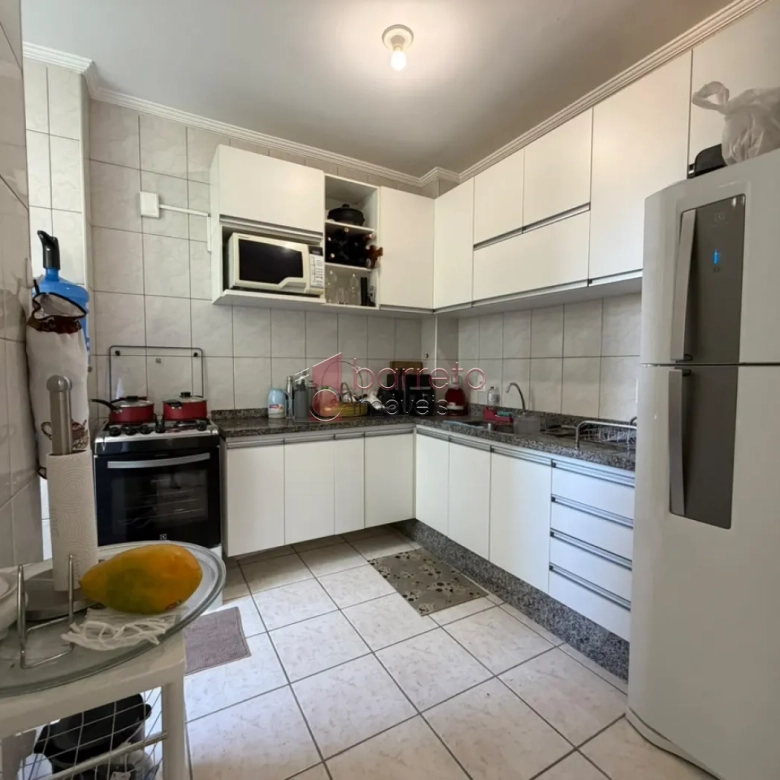 APARTAMENTO À VENDA NO CONDOMÍNIO CHÁCARA DAS FLORES II NO BAIRRO JARDIM SANTA TERESA EM JUNDIAÍ/SP
