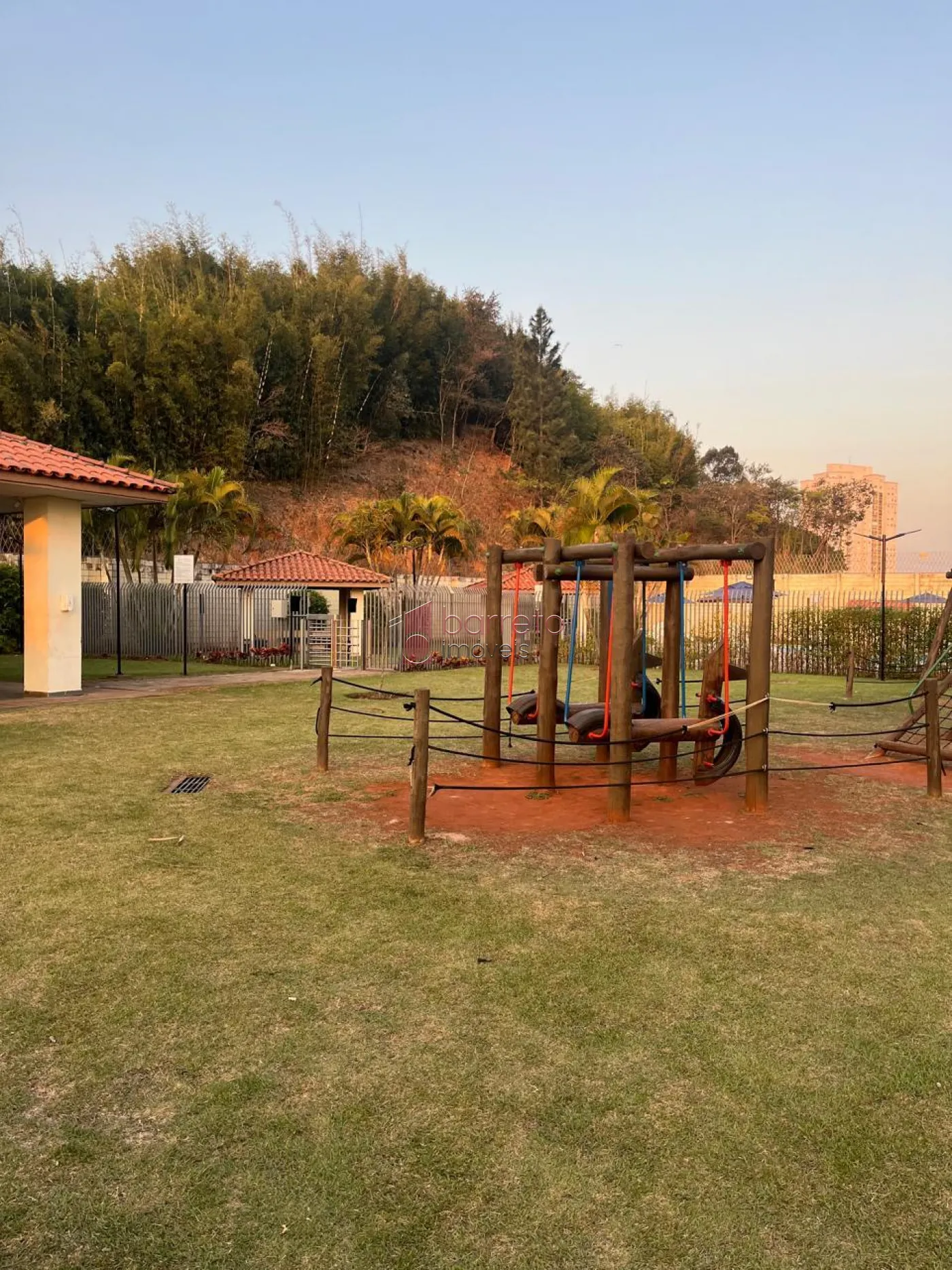 APARTAMENTO À VENDA NO CONDOMÍNIO PORTAL DAS PALMEIRAS EM JUNDIAÍ/SP