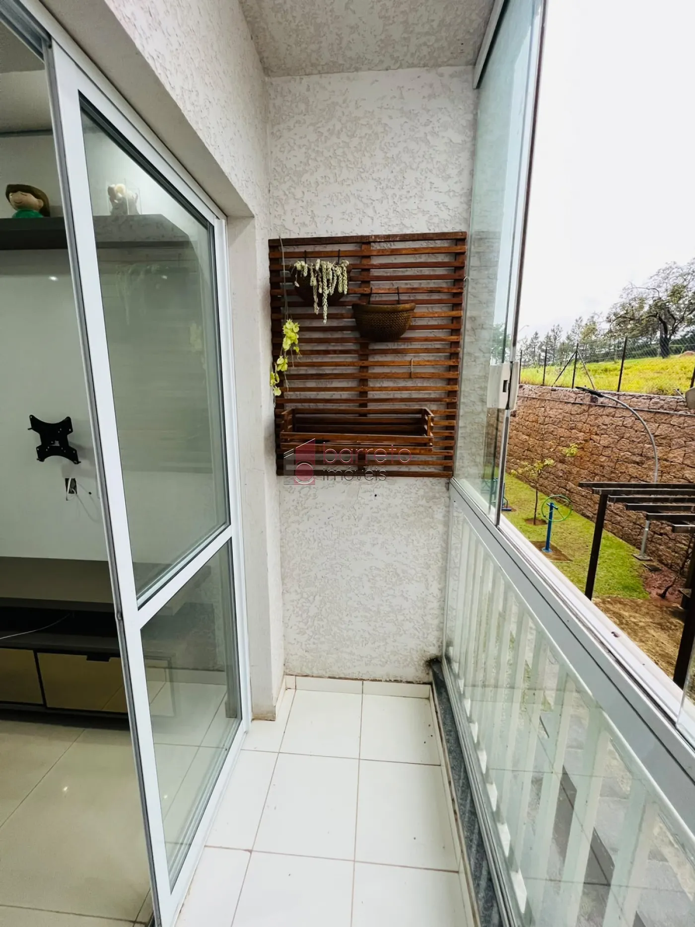 APARTAMENTO MOBILIADO PARA LOCAÇÃO NO RESIDENCIAL CAMÉLIA – JUNDIÁI/SP