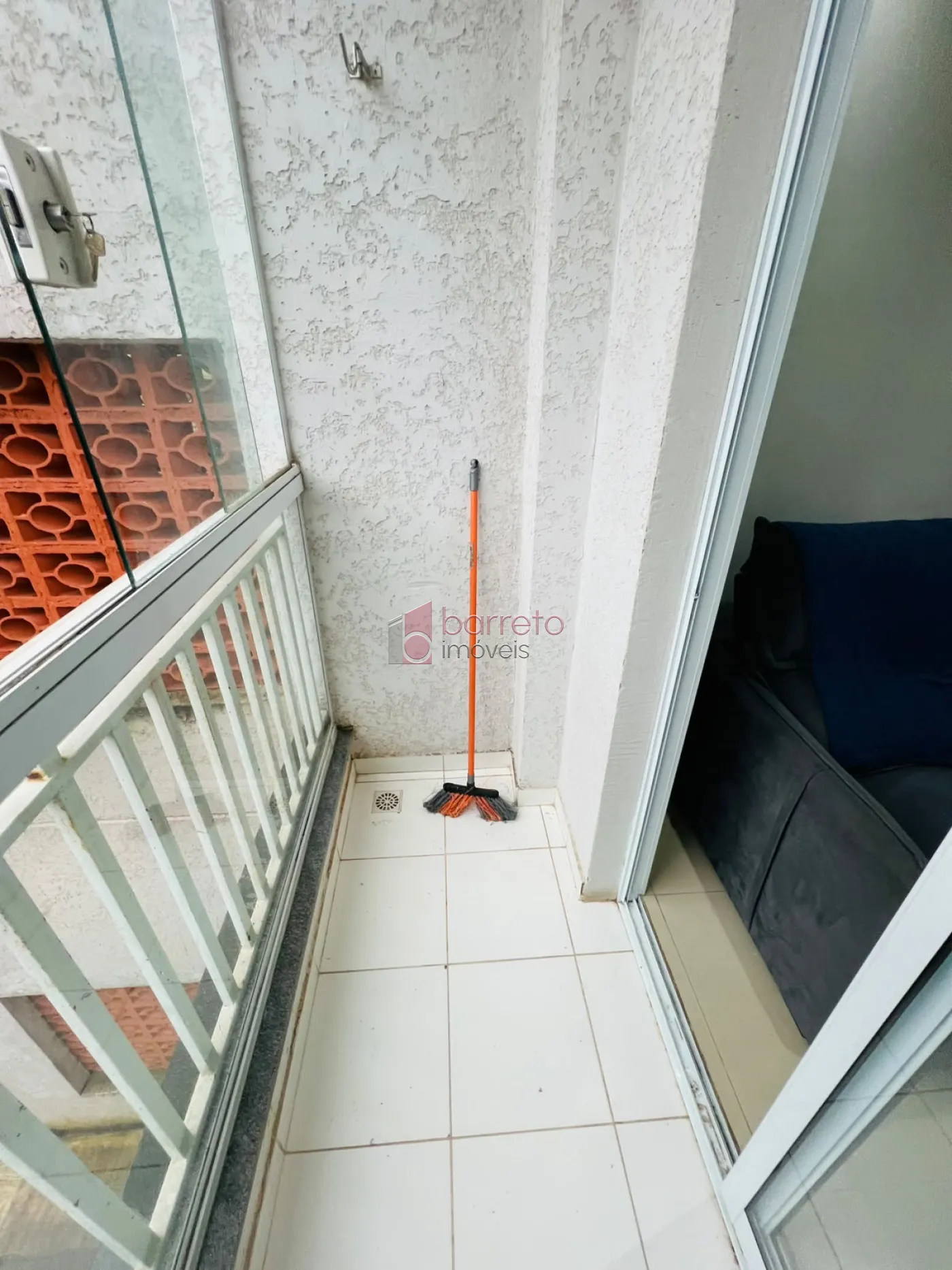 APARTAMENTO MOBILIADO PARA LOCAÇÃO NO RESIDENCIAL CAMÉLIA – JUNDIÁI/SP