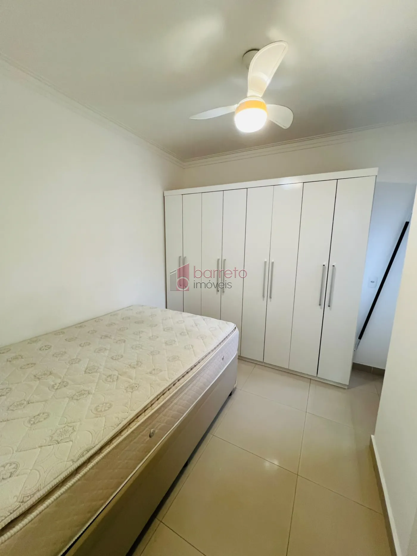 APARTAMENTO MOBILIADO PARA LOCAÇÃO NO RESIDENCIAL CAMÉLIA – JUNDIÁI/SP