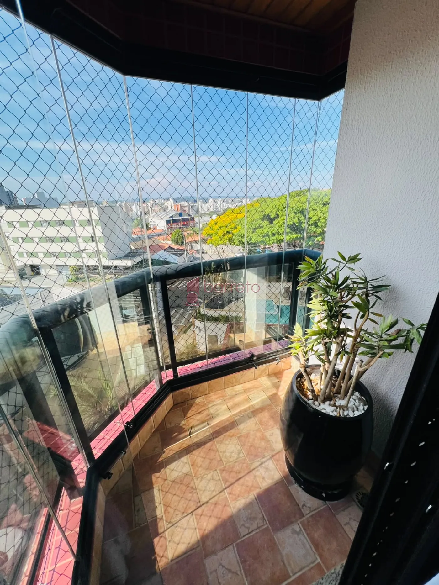 APARTAMENTO A VENDA NO CONDOMINIO VITORIA GARDEN CONTENDO :
