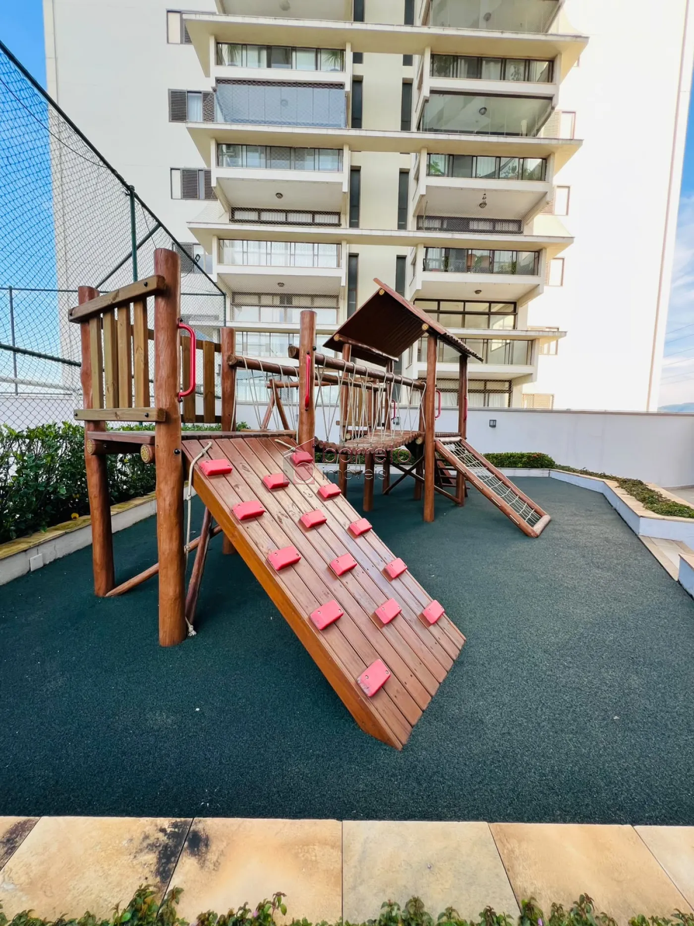 APARTAMENTO A VENDA NO CONDOMINIO VITORIA GARDEN CONTENDO :