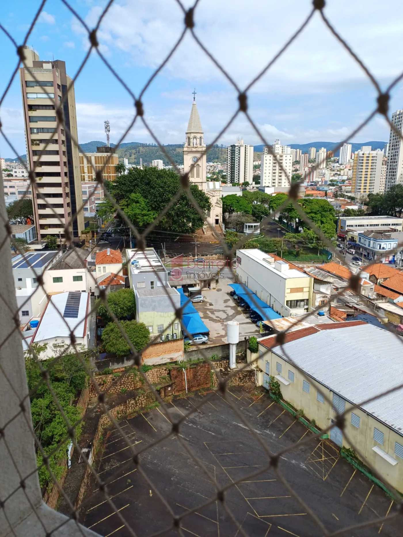 APARTAMENTO À VENDA NO CONDOMÍNIO EDIFÍCIO VILA ARENS EM JUNDIAÍ/SP