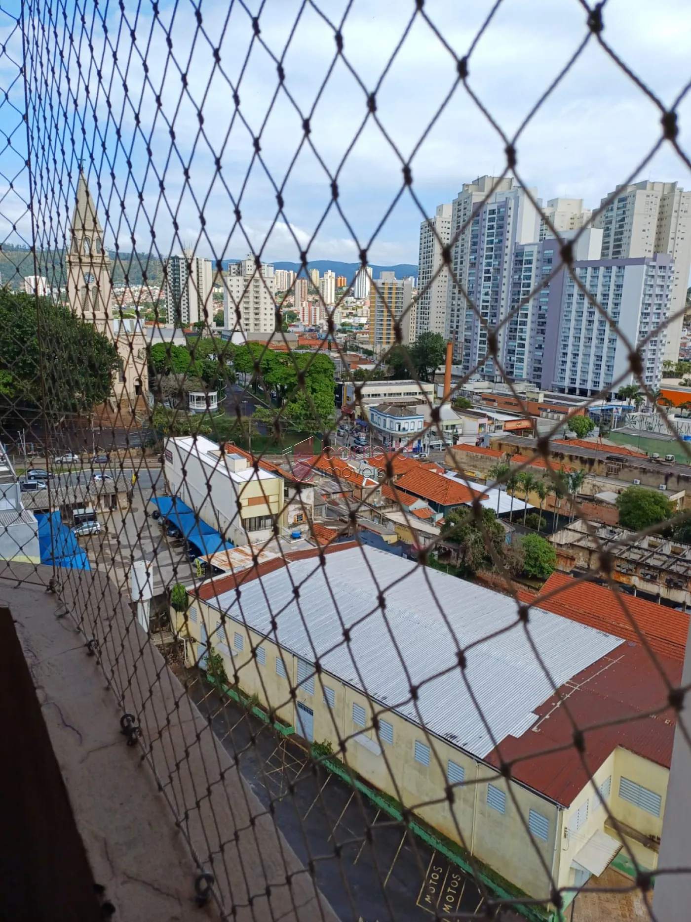 APARTAMENTO À VENDA NO CONDOMÍNIO EDIFÍCIO VILA ARENS EM JUNDIAÍ/SP