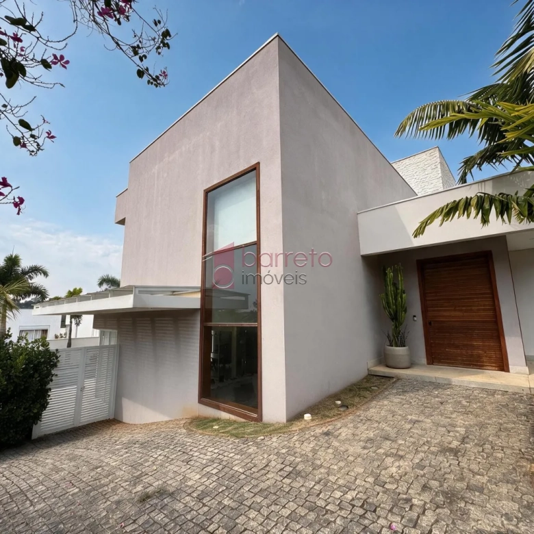 CASA COM 04 SUÍTES À VENDA NO CONDOMÍNIO RESERVA DA SERRA – JUNDIAÍ/SP