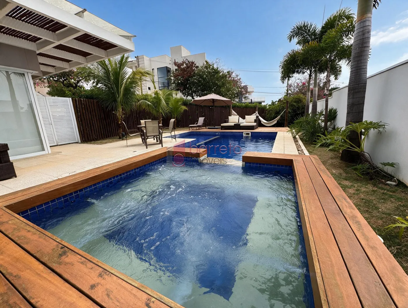 CASA COM 04 SUÍTES À VENDA NO CONDOMÍNIO RESERVA DA SERRA – JUNDIAÍ/SP