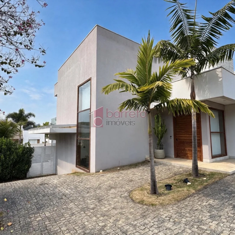 CASA COM 04 SUÍTES À VENDA NO CONDOMÍNIO RESERVA DA SERRA – JUNDIAÍ/SP