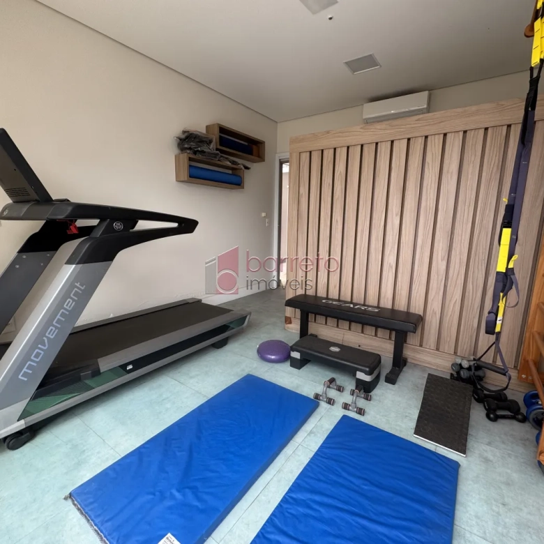 CASA COM 04 SUÍTES À VENDA NO CONDOMÍNIO RESERVA DA SERRA – JUNDIAÍ/SP