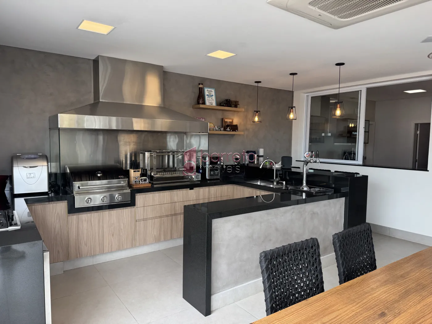 CASA COM 04 SUÍTES À VENDA NO CONDOMÍNIO RESERVA DA SERRA – JUNDIAÍ/SP