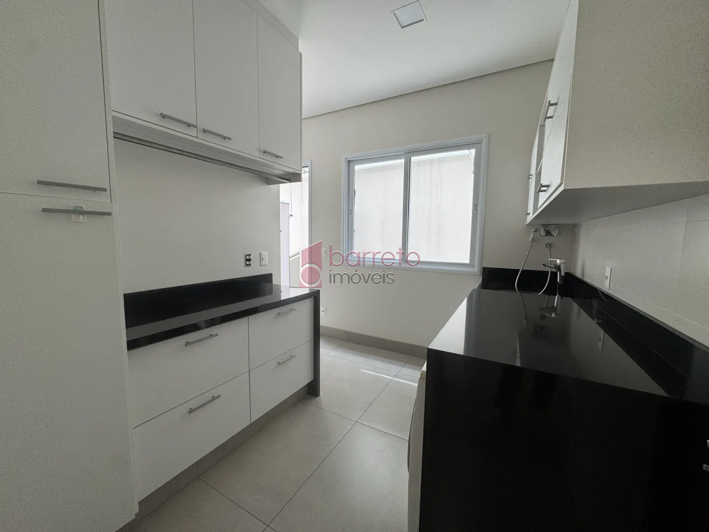 CASA COM 04 SUÍTES À VENDA NO CONDOMÍNIO RESERVA DA SERRA – JUNDIAÍ/SP
