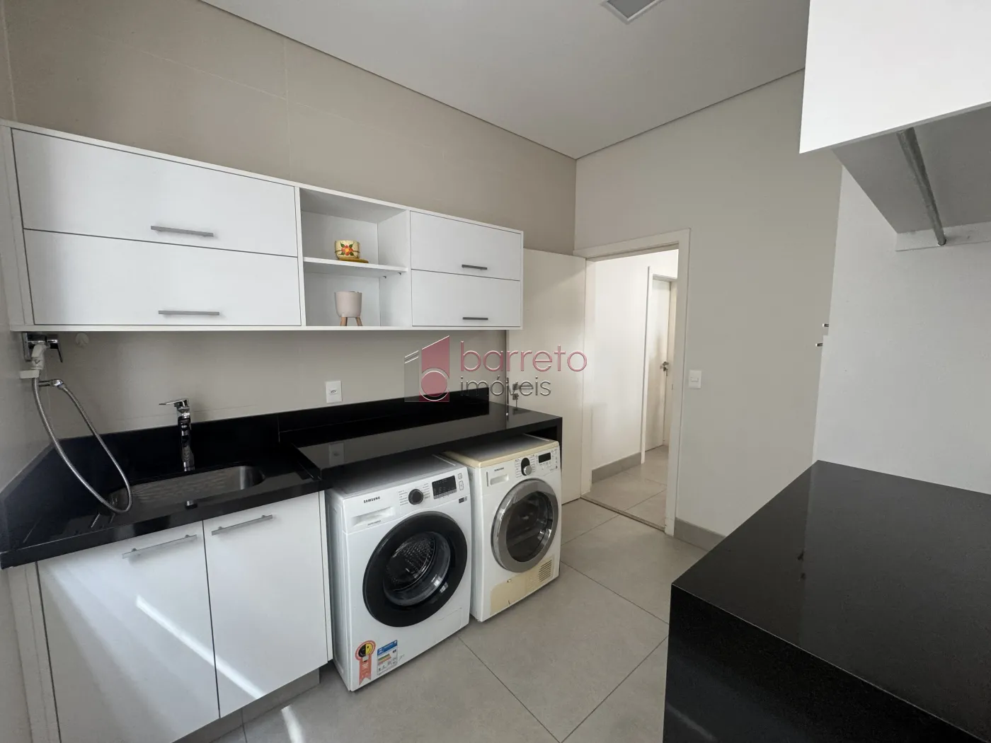 CASA COM 04 SUÍTES À VENDA NO CONDOMÍNIO RESERVA DA SERRA – JUNDIAÍ/SP