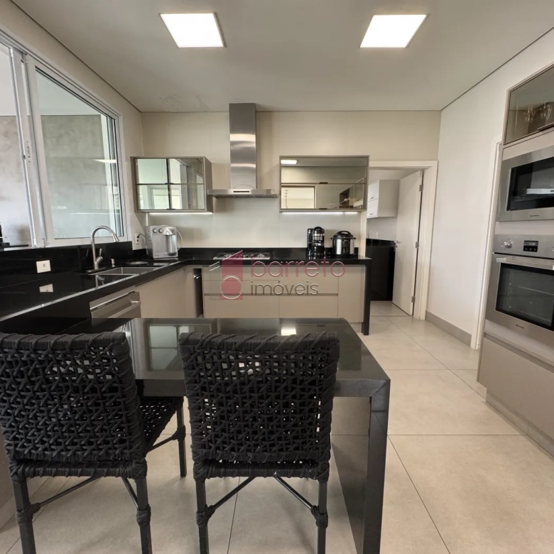 CASA COM 04 SUÍTES À VENDA NO CONDOMÍNIO RESERVA DA SERRA – JUNDIAÍ/SP