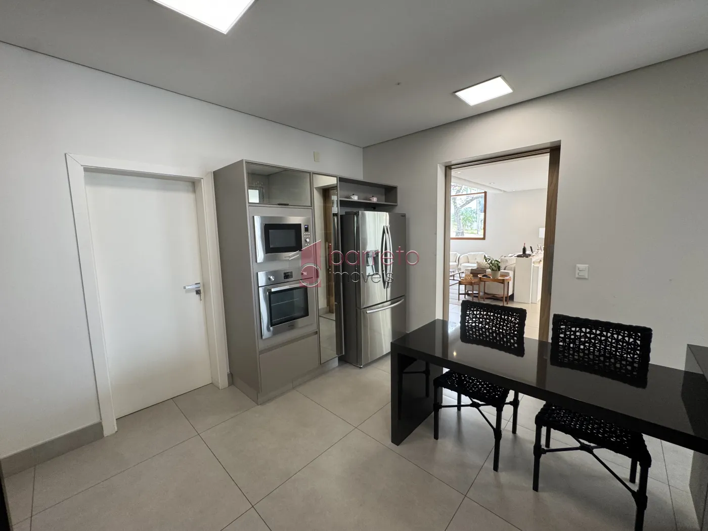 CASA COM 04 SUÍTES À VENDA NO CONDOMÍNIO RESERVA DA SERRA – JUNDIAÍ/SP