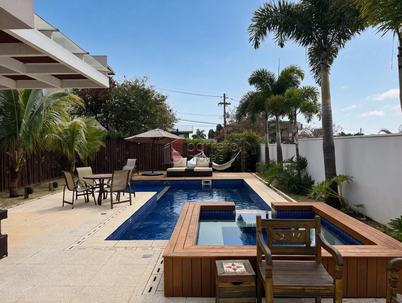 CASA COM 04 SUÍTES À VENDA NO CONDOMÍNIO RESERVA DA SERRA – JUNDIAÍ/SP