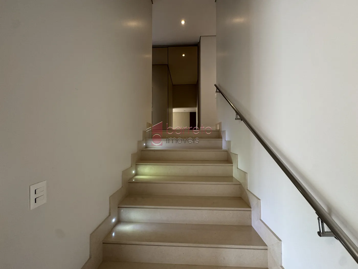 CASA COM 04 SUÍTES À VENDA NO CONDOMÍNIO RESERVA DA SERRA – JUNDIAÍ/SP
