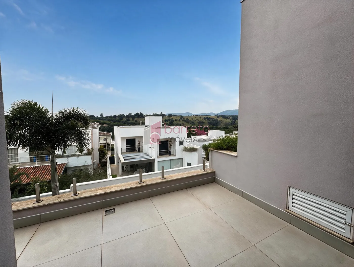 CASA COM 04 SUÍTES À VENDA NO CONDOMÍNIO RESERVA DA SERRA – JUNDIAÍ/SP