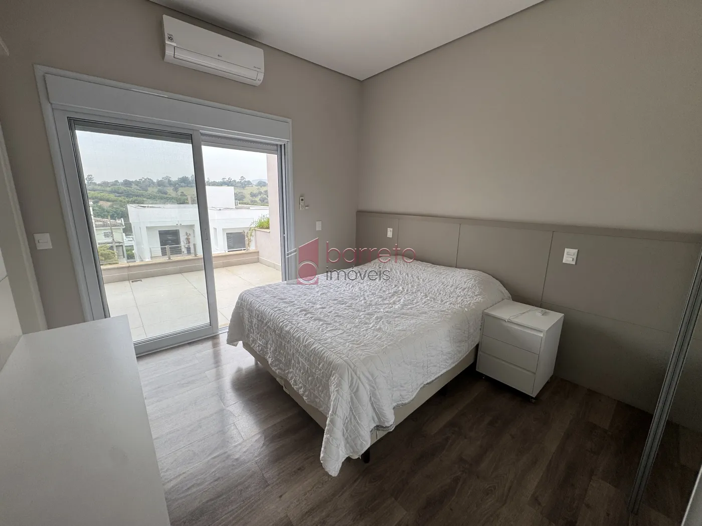 CASA COM 04 SUÍTES À VENDA NO CONDOMÍNIO RESERVA DA SERRA – JUNDIAÍ/SP