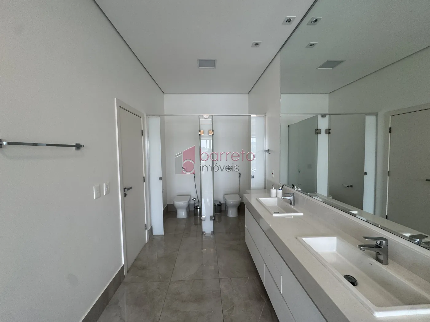 CASA COM 04 SUÍTES À VENDA NO CONDOMÍNIO RESERVA DA SERRA – JUNDIAÍ/SP