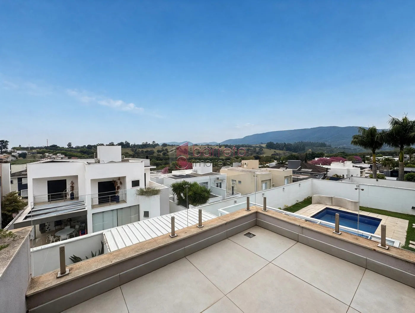 CASA COM 04 SUÍTES À VENDA NO CONDOMÍNIO RESERVA DA SERRA – JUNDIAÍ/SP