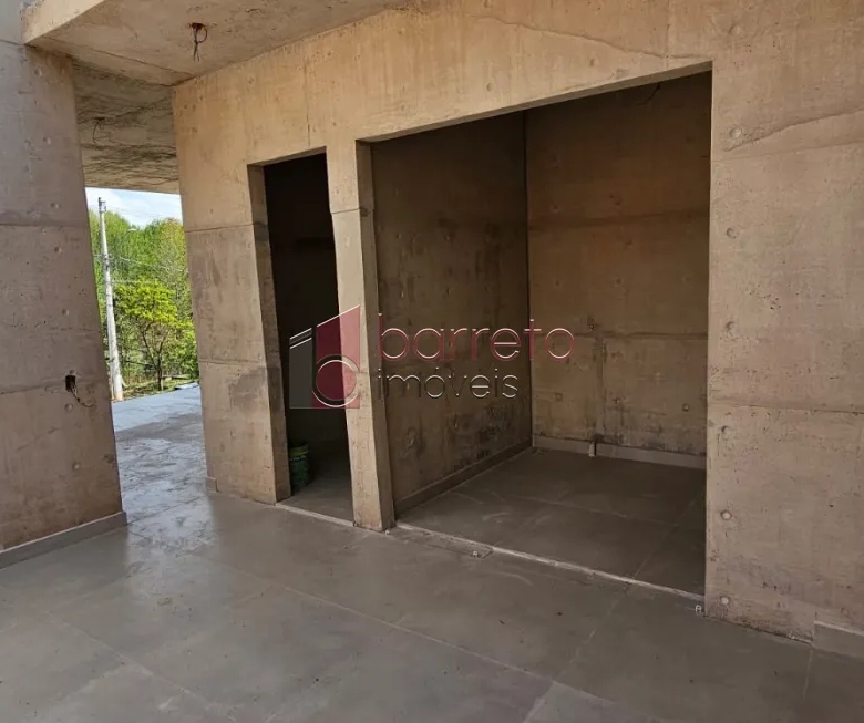 CASA TÉRREA DE ALTO PADRÃO COM 03 QUARTOS À VENDA NO CONDOMÍNIO TERRAS DO CAXAMBU – JUNDIAÍ/SP