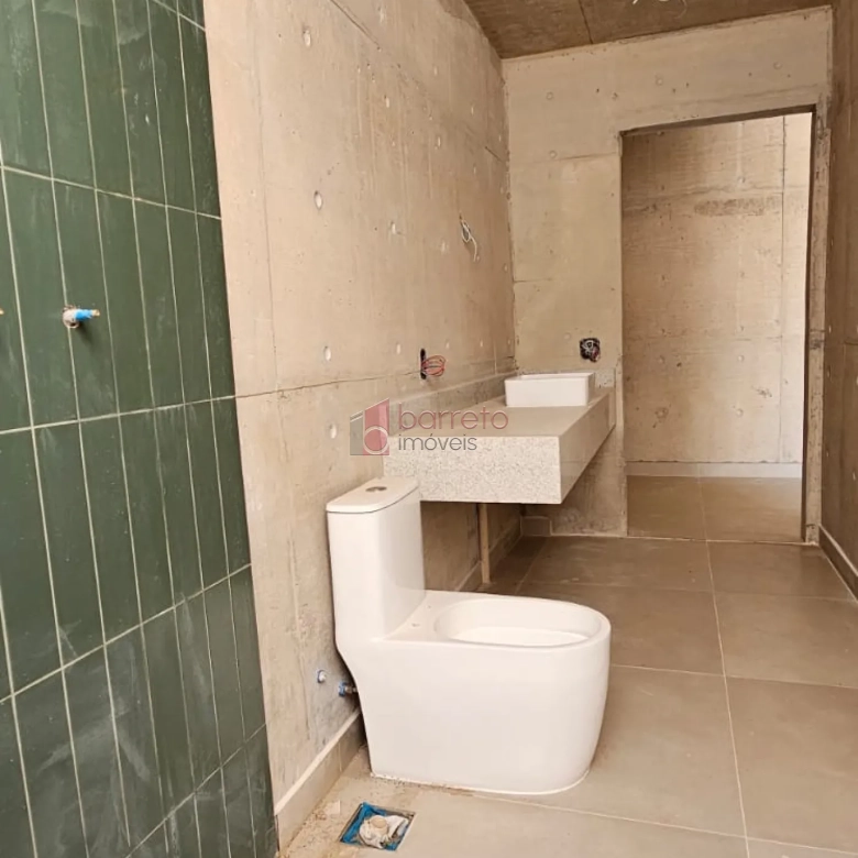 CASA TÉRREA DE ALTO PADRÃO COM 03 QUARTOS À VENDA NO CONDOMÍNIO TERRAS DO CAXAMBU – JUNDIAÍ/SP
